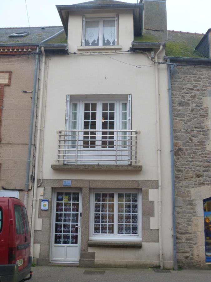 "Les Mouettes" Maison De Pecheur En Centre Ville Saint-Vaast-la-Hougue Exterior photo